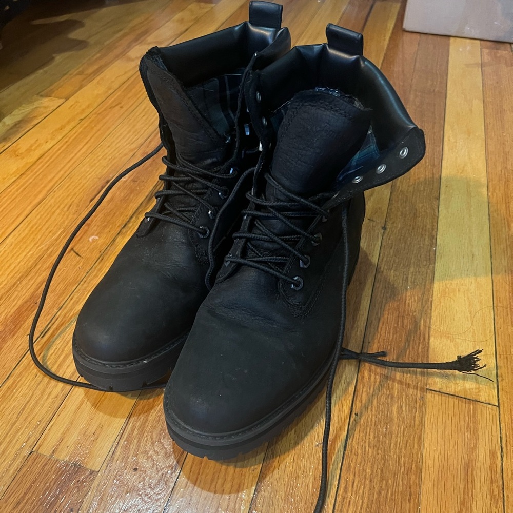 Black Timberland waterproof leather boots